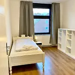 3 Rooms, Free Parking, 25 Min To Duesseldorf, 200 Mbps Wlan 公寓 *