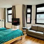 公寓 3 Rooms, Free Parking, 25 Min To Duesseldorf, 200 Mbps Wlan