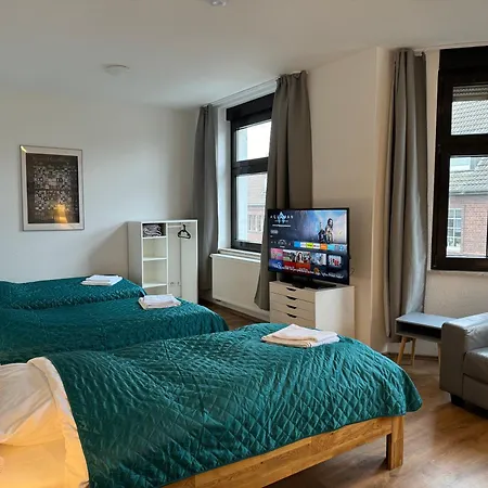 3 Rooms, Free Parking, 25 Min To Duesseldorf, 200 Mbps Wlan 公寓