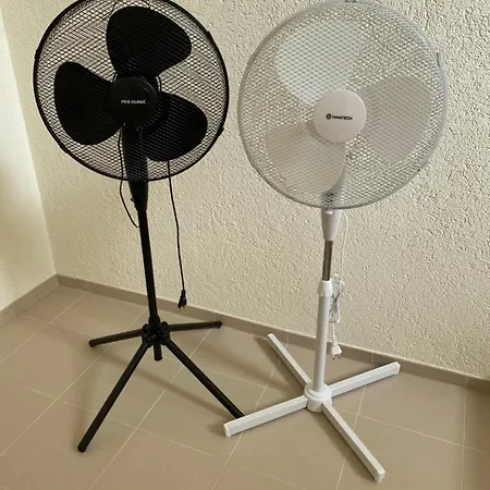 3 Rooms, Free Parking, 25 Min To Duesseldorf, 200 Mbps Wlan Apartment Duisburg