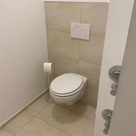 3 Rooms, Free Parking, 25 Min To Duesseldorf, 200 Mbps Wlan Duisburg